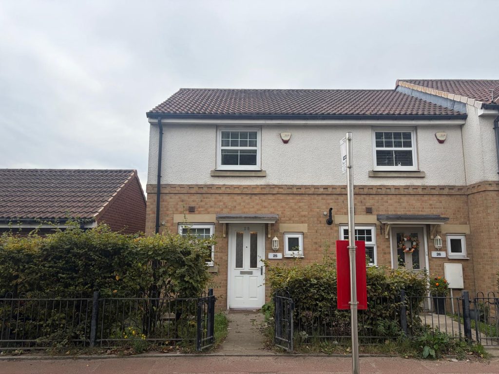 25 Railway Close
